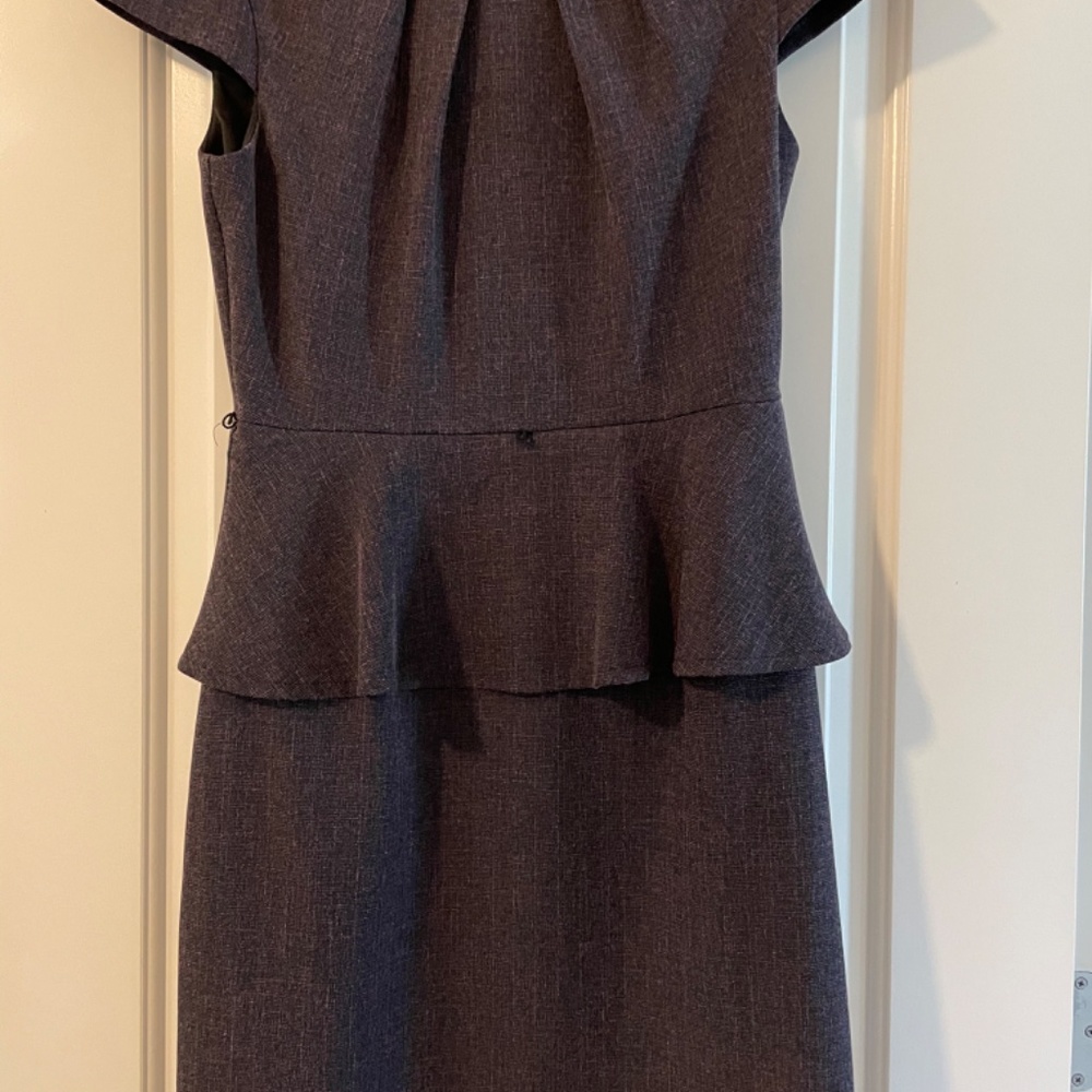 Dresses - Picture 5 of 10